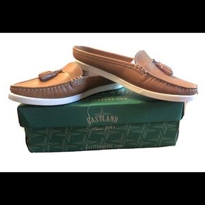 NIB Eastland Mandy Camel Tassel Mules Size 7.5W